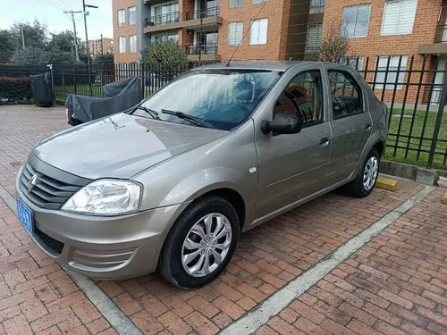 Renault Logan 2014 - $33.900.000 | Rival