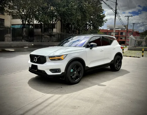 Volvo XC40 2020 - $104.900.000 | Rival