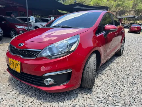 Kia Rio R 2017 - $59.900.000 | Rival