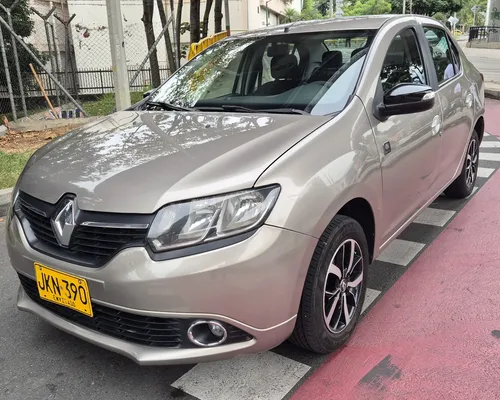Renault Logan 2018 - $39.800.000 | Rival