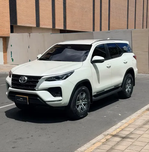 Toyota Fortuner 2021 - $195.000.000 | Rival
