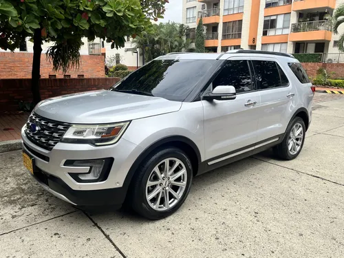 Ford Explorer 2017 - $89.400.000 | Rival