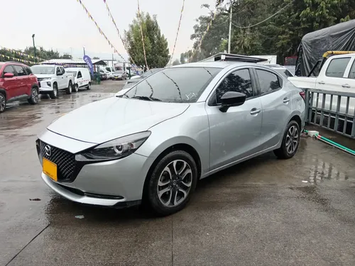 Mazda 2 Sedan 2021 - $66.900.000 | Rival
