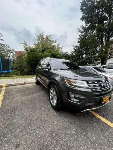 Ford Explorer 2017 - $86.900.000 | Rival