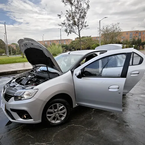 Renault Logan 2021 - $49.800.000 | Rival