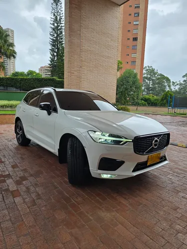 Volvo XC60 2021 - $128.900.000 | Rival