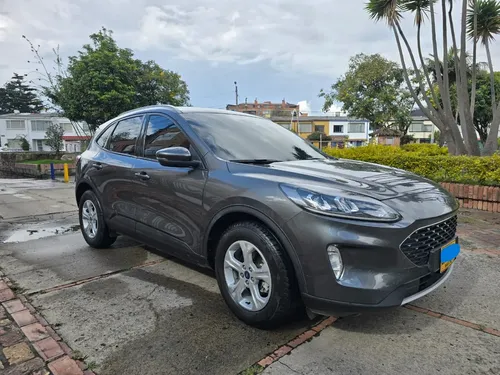 Ford Escape 2023 - $90.800.000 | Rival