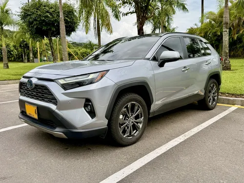 Toyota RAV4 2023 - $225.000.000 | Rival