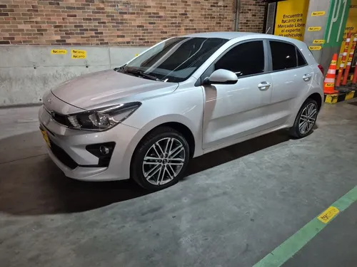 Kia Rio 2023 - $66.000.000 | Rival