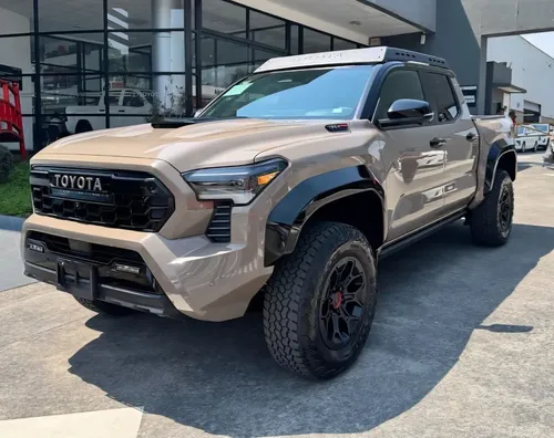 Toyota Tacoma 2025 - $459.900.000 | Rival