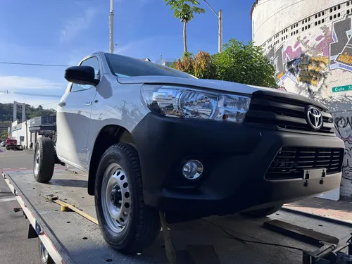 Toyota Hilux 2027 - $195.900.000 | Rival