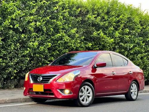 Nissan Versa 2015 - $37.000.000 | Rival