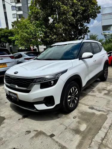 Kia Seltos 2022 - $82.500.000 | Rival