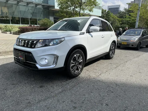 Suzuki Vitara Live 2022 - $83.800.000 | Rival