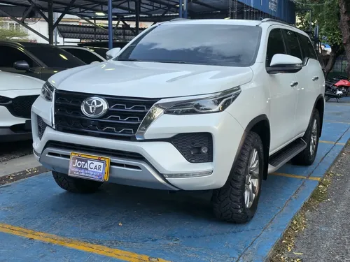Toyota Fortuner 2024 - $209.900.000 | Rival