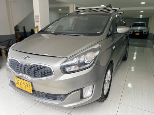 Kia Carens 2017 - $61.900.000 | Rival