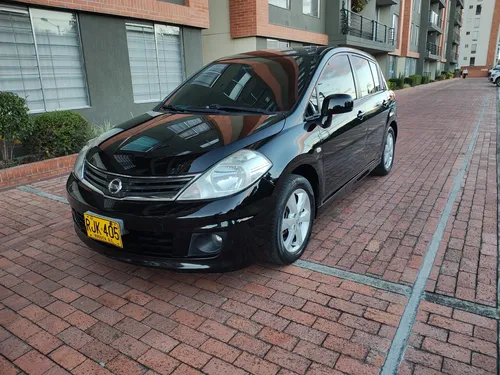 Nissan tiida hb 2012 - $33.500.000 | Rival