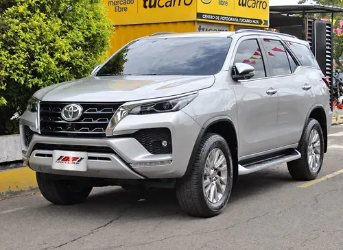 Toyota Fortuner 2023 - $213.000.000 | Rival