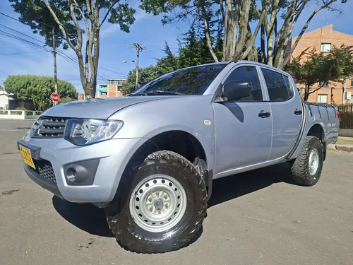Mitsubishi L200 SPORTERO 2015 - $90.000.000 | Rival