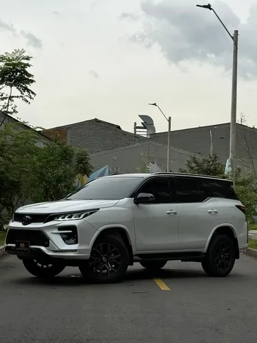 Toyota Fortuner 2025 - $323.900.000 | Rival