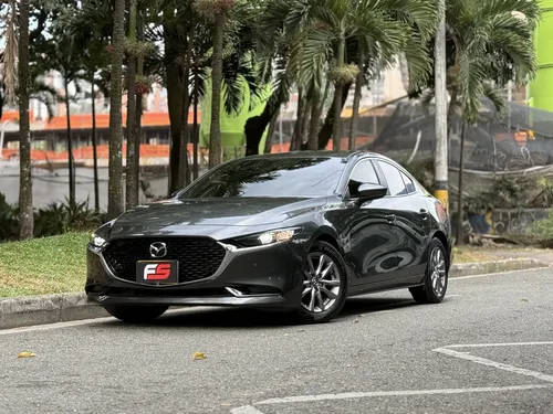 Mazda 3 2023 - $83.900.000 | Rival