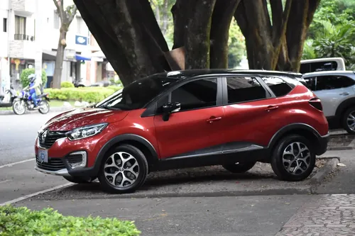 Renault Captur 2021 - $56.900.000 | Rival