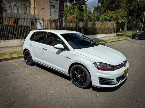 Volkswagen Golf 2015 - $68.000.000 | Rival