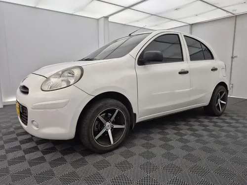 Nissan March 2017 - $35.000.000 | Rival