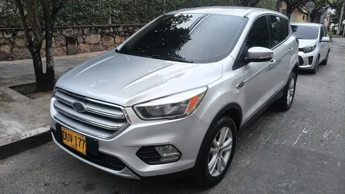 Ford Escape 2017 - $48.000.000 | Rival