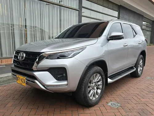 Toyota Fortuner 2023 - $215.000.000 | Rival