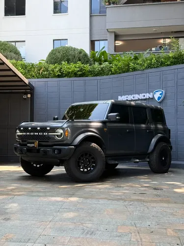 Ford Bronco 2025 - $289.000.000 | Rival