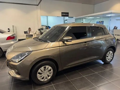 Suzuki Swift hibrido 2025 - $67.900.000 | Rival