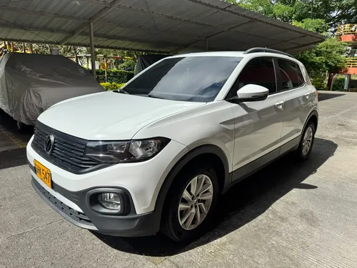 Volkswagen T-Cross 2023 - $75.000.000 | Rival