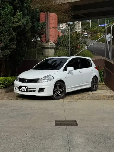 Nissan tiida hb 2012 - $31.500.000 | Rival