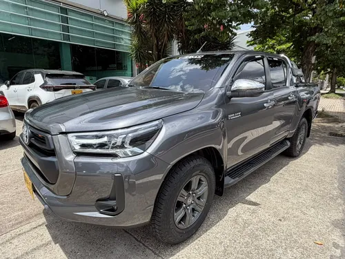 Toyota Hilux 2023 - $209.900.000 | Rival