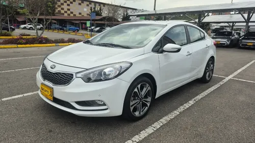 Kia CERATO PRO 2016 - $52.000.000 | Rival