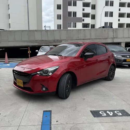 Mazda 2 2017 - $56.800.000 | Rival