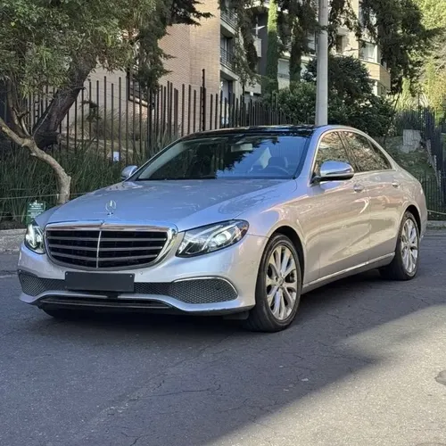 Mercedes-Benz E200 2019 - $105.000.000 | Rival