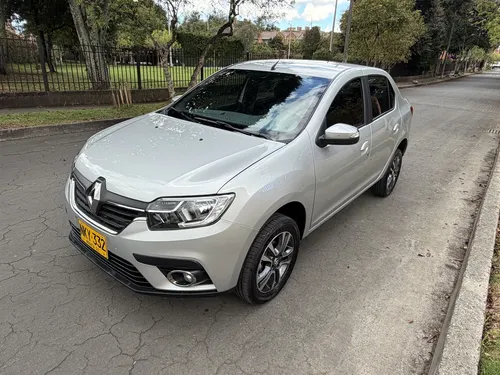 Renault Logan 2025 - $65.800.000 | Rival