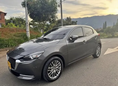 Mazda 2 Sport 2023 - $76.500.000 | Rival