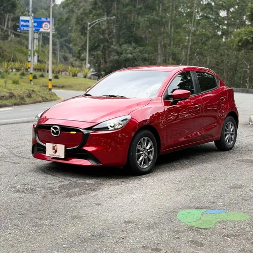Mazda 2 Hatch 2025 - $68.000.000 | Rival
