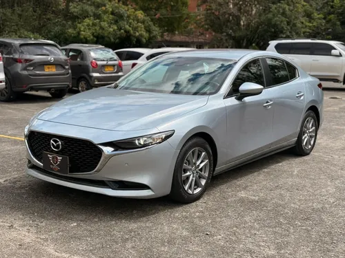 Mazda 3 2024 - $90.900.000 | Rival