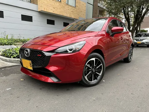 Mazda 2 Sport 2024 - $78.900.000 | Rival
