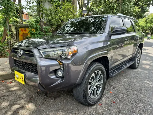 Toyota 4Runner 2021 - $216.000.000 | Rival