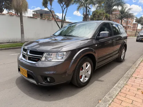 Dodge Journey 2014 - $35.400.000 | Rival