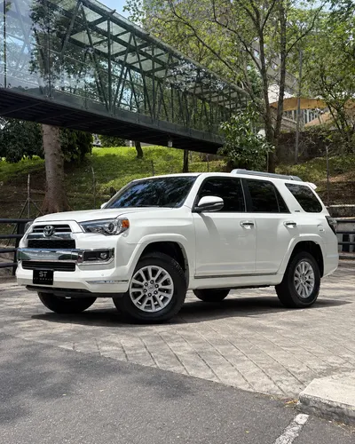 Toyota 4Runner 2021 - $215.000.000 | Rival