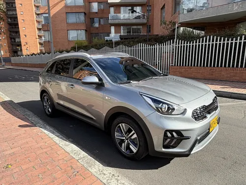 Kia Niro Hibrido 2023 - $95.000.000 | Rival