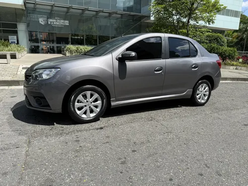 Renault Logan 2021 - $46.800.000 | Rival