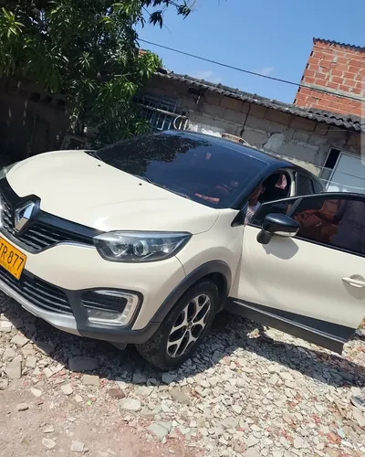 Renault Captur 2018 - $45.000.000 | Rival