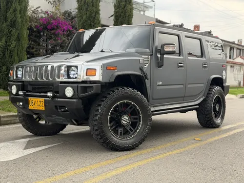 Hummer H2 2006 - $163.900.000 | Rival